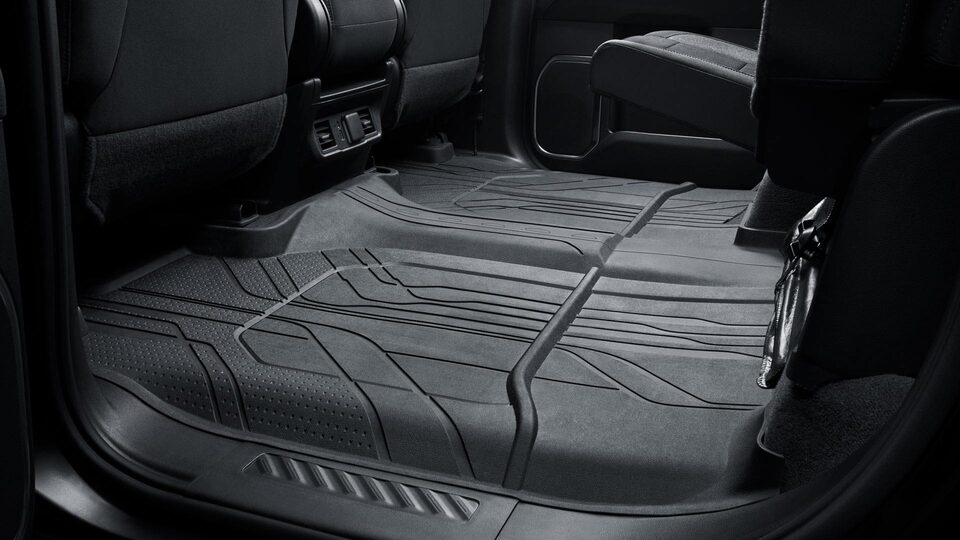Los cubrepisos traseros protegen tu camioneta Chevrolet Silverado