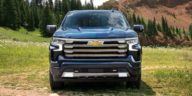 Galería Chevrolet Silverado frente rural