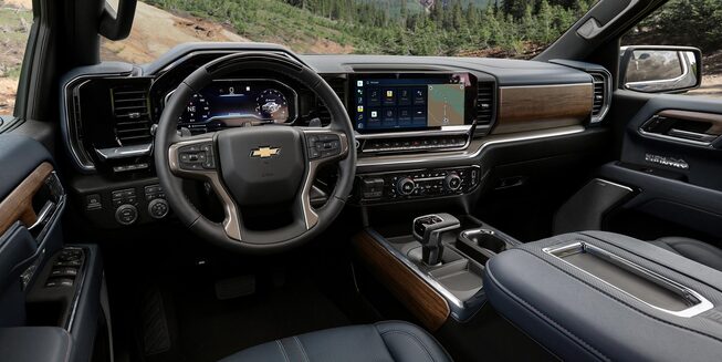 Pick up Chevrolet Silverado ZR2 vista tablero completo