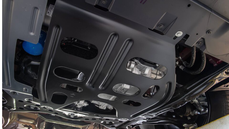 Protege de impactos tu pickup Chevrolet Montana con el protector de cárter