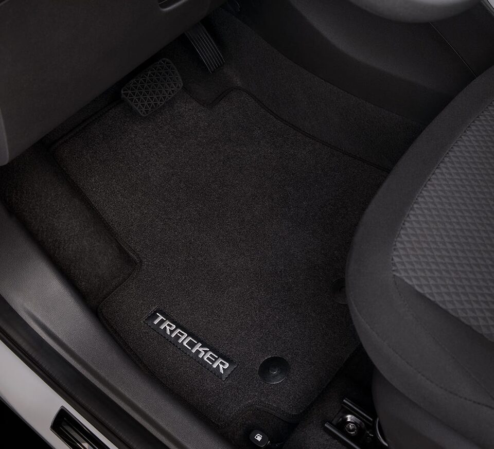 Chevrolet Tracker Accesorios - Cubrepso con tu Camioneta SUV