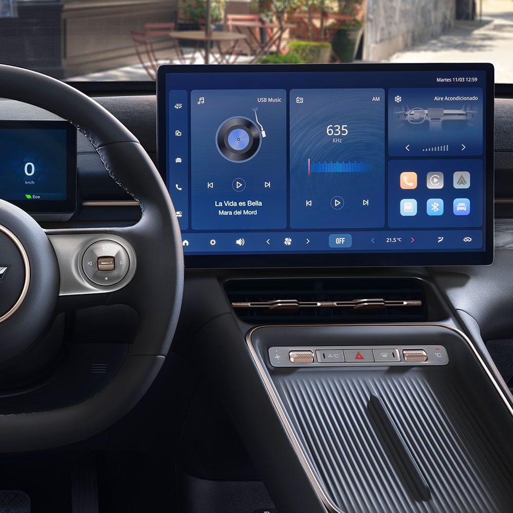 Vista cercana de la pantalla LCD Full HD de 15,6 pulgadas de la Chevrolet Captiva EV.