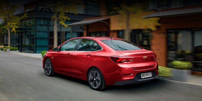 Chevrolet Onix Sedán Turbo - Lateral Trasera