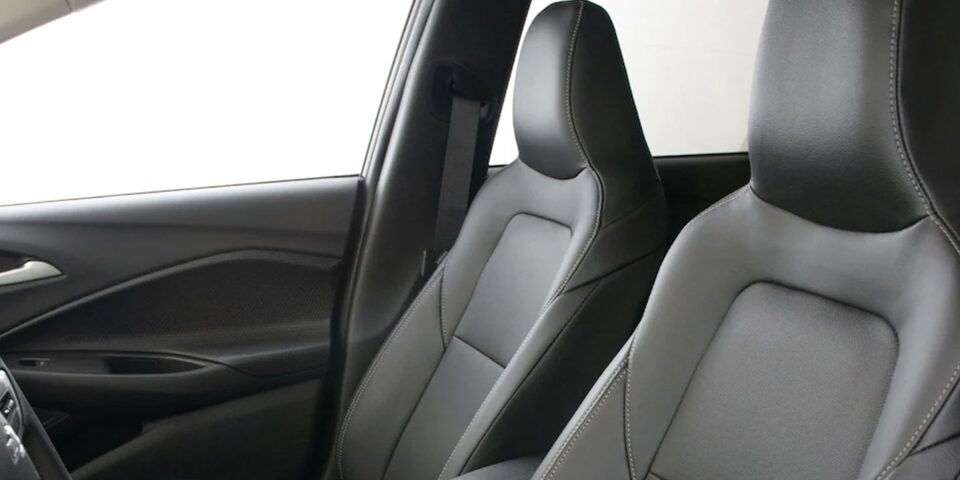 Asientos Chevrolet Onix Sedán Turbo Midnight