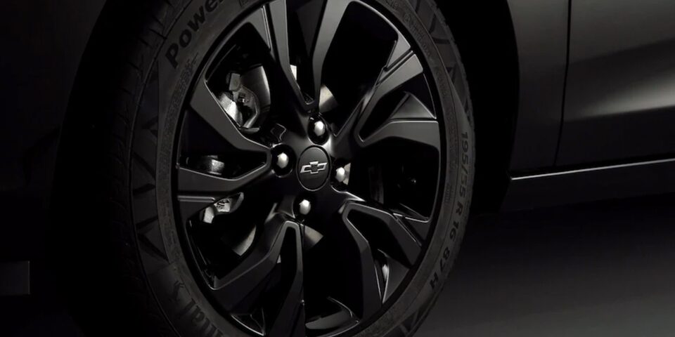Llantas Chevrolet Onix Sedán Turbo Midnight