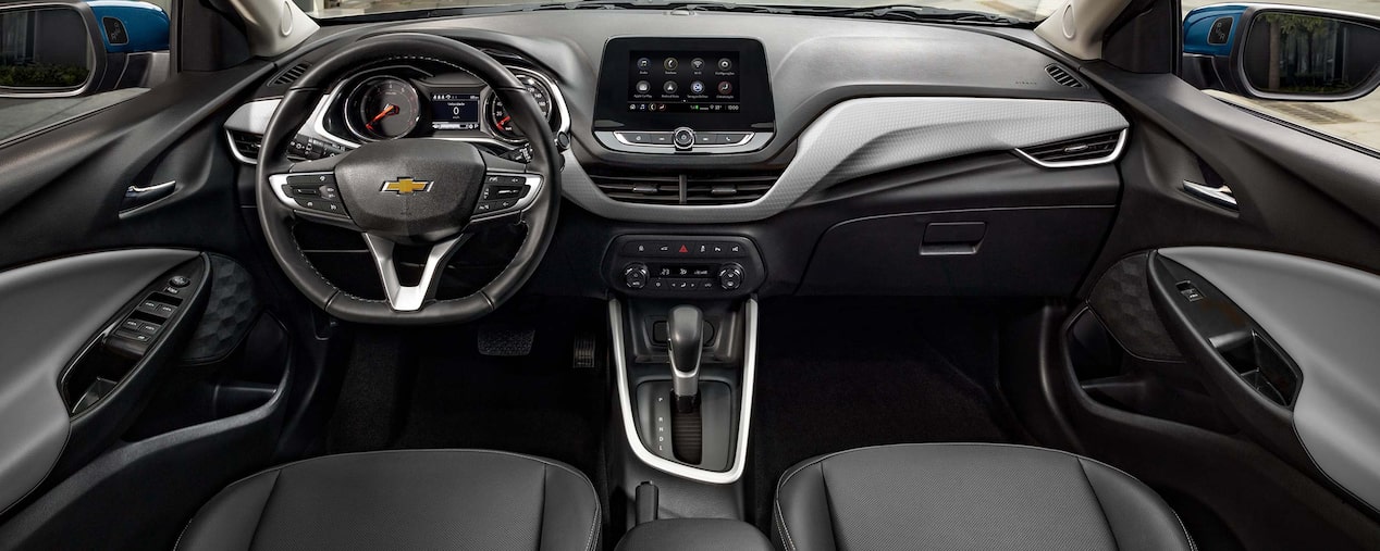 Chevrolet Onix Sedán Turbo - Vista interior delantera tablero