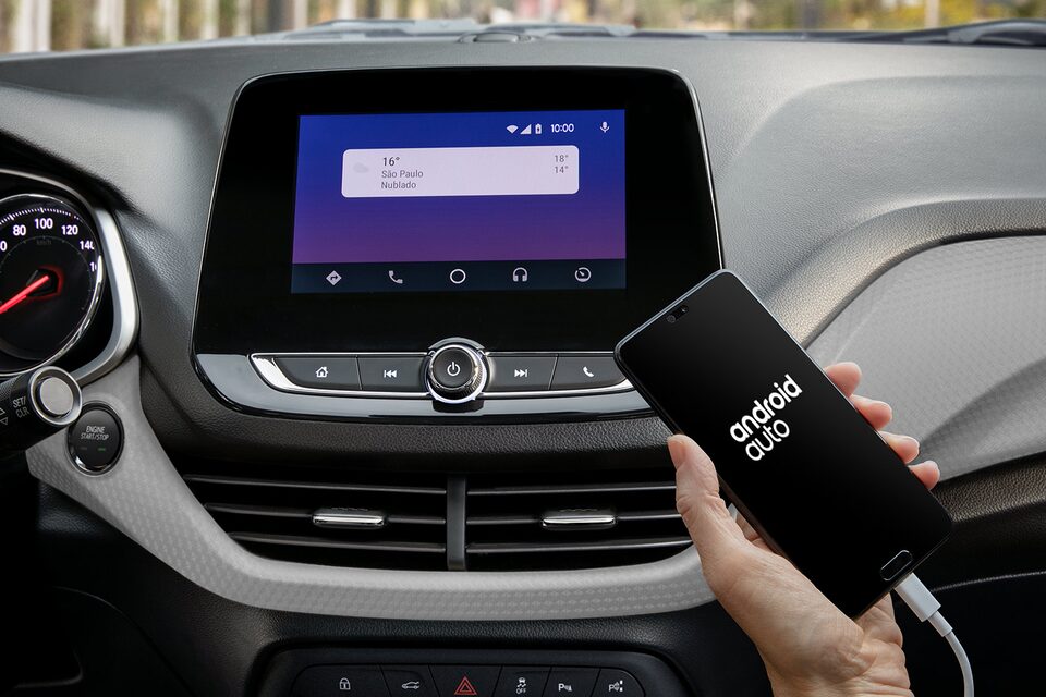 Onix Sedán Turbo Midnight con Apple CarPlay y Android Auto