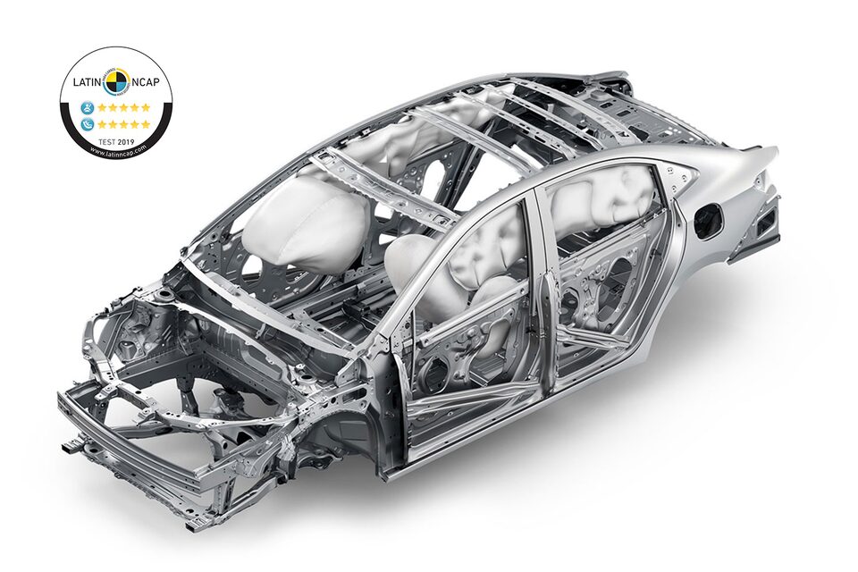 Onix Sedán Turbo Midnight premiado LatinNCAP con 5 estrellas