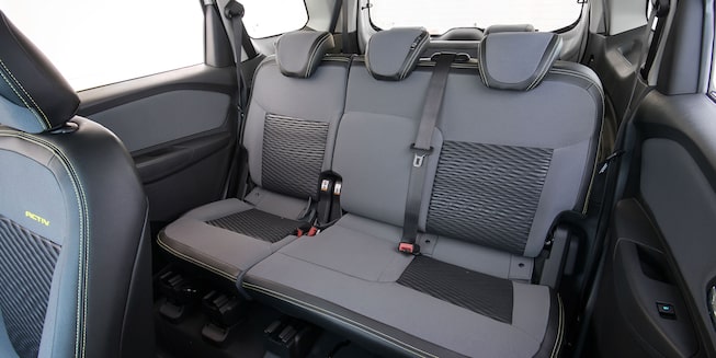 Chevrolet Spin Activ - Interior