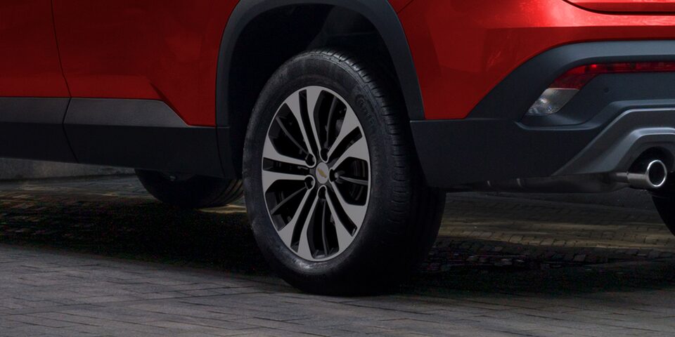 Vista de llantas camioneta Chevrolet Captiva Turbo
