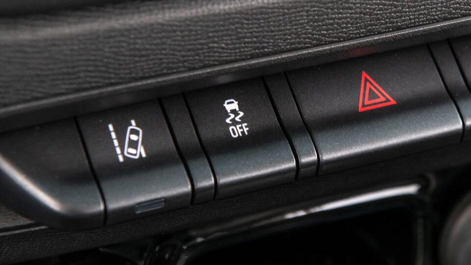 La camioneta Chevrolet Colorado High Country cuenta con sistema de control de tracción y estabilidad