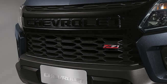 Vista parrilla camioneta Chevrolet Colorado Z71