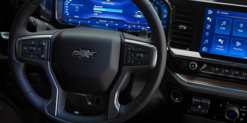Chevrolet Perú - La Nueva Silverado Trail Boss Z71 y su volante de cuero