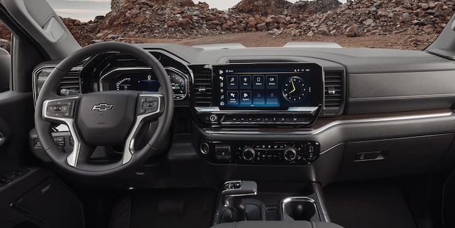 Chevrolet Perú - La Nueva Silverado Trail Boss Z71 lo tiene todo para un día de aventuras