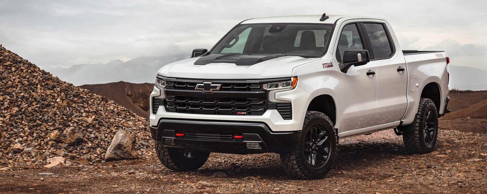 Chevrolet Perú - La Nueva Silverado Trail Boss Z71 tiene un capó más elevado