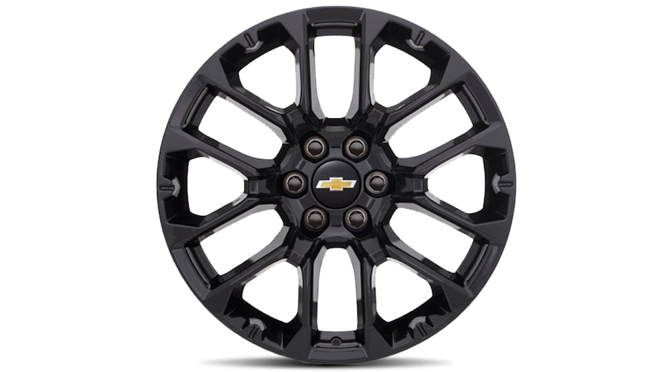 Chevrolet Perú - La Silverado es única en su diseño y estilo personalizado con sus llantas y Bowtie en negro
