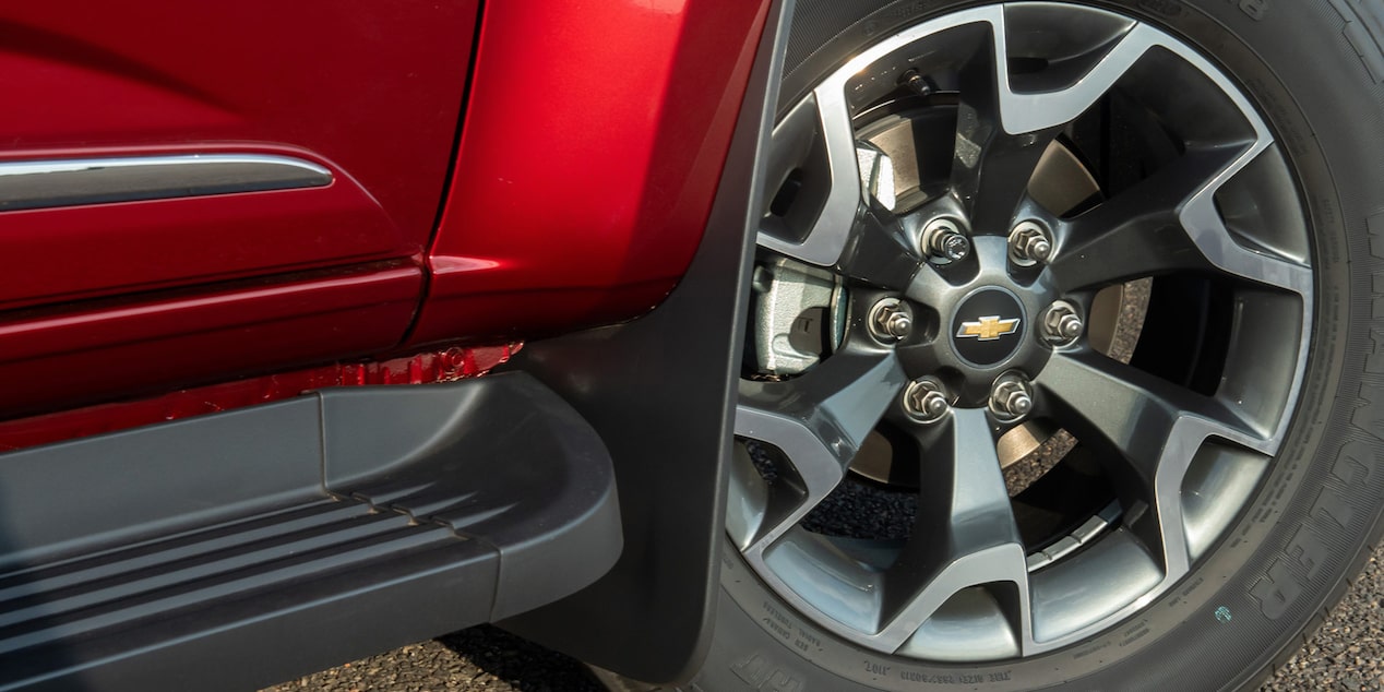 Pickup Chevrolet Colorado - Accesorio guardabarros delantero izquierdo y derecho