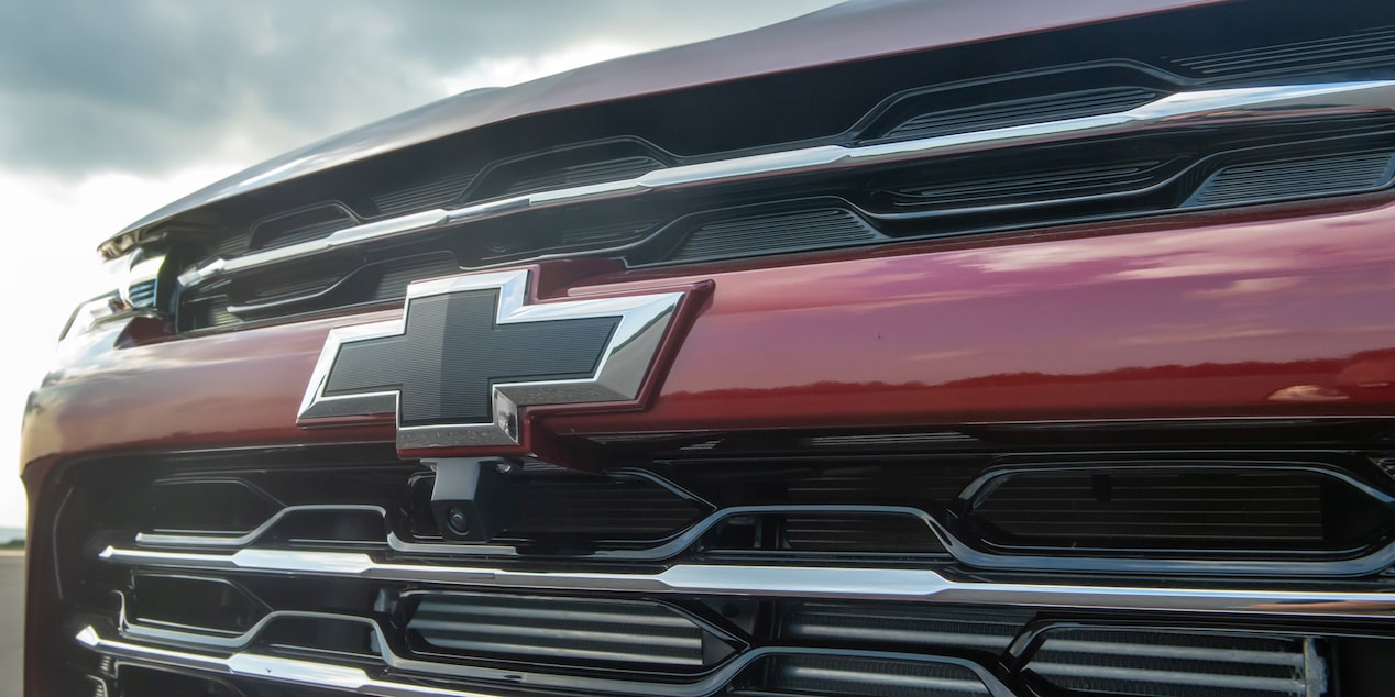 Pickup Chevrolet Colorado - Accesorio corbatin delantero negro