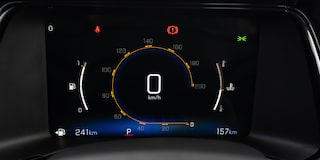 Vista en detalle del velocimetro de una Chevrolet Montana.