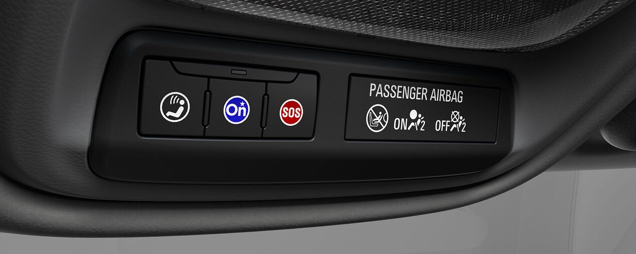 Vista en detalle del comando OnStar con sus respectivos botones.