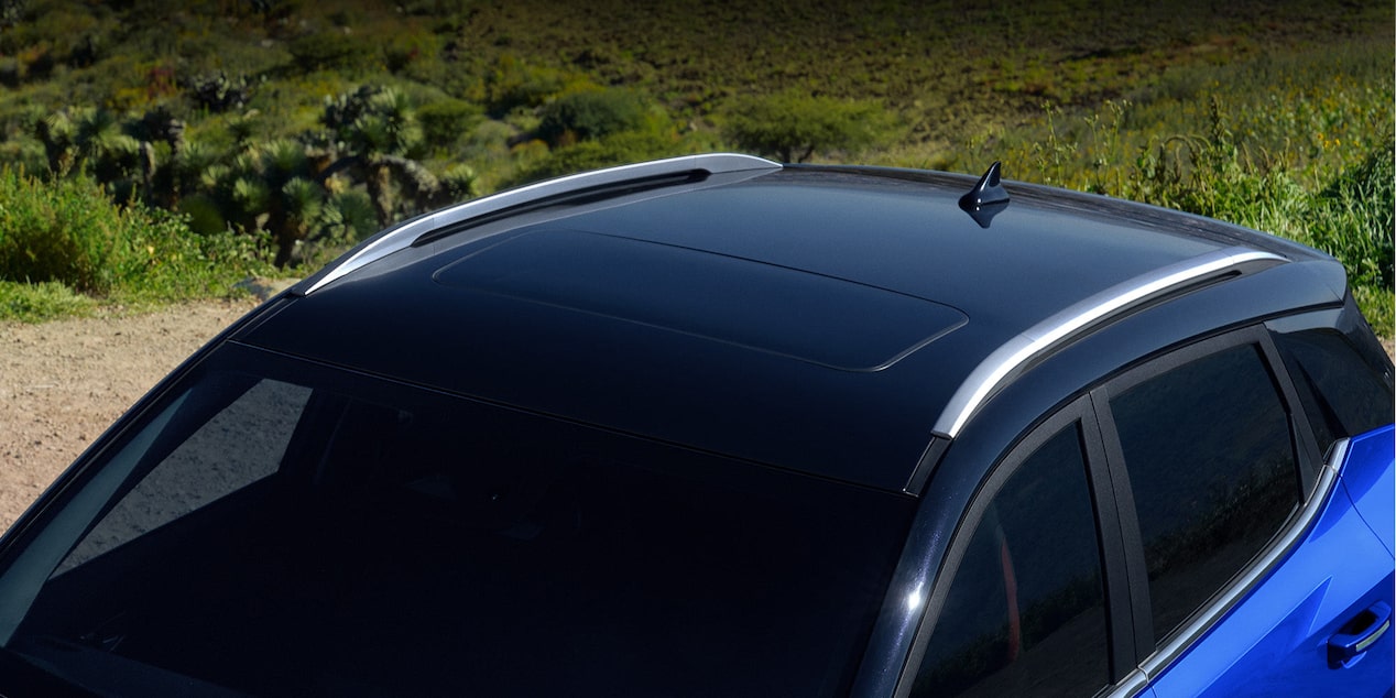 Vista superior de la Chevrolet Groove destacando el sunroof panorámico.