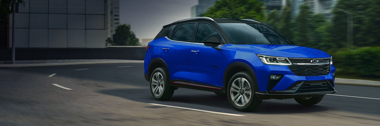 Chevrolet Groove circulando por una zona urbana.